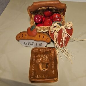 Farmhouse Red Apples, Foxcreek Basket, Wooden Apple Signs, Cooper Wall Hanging